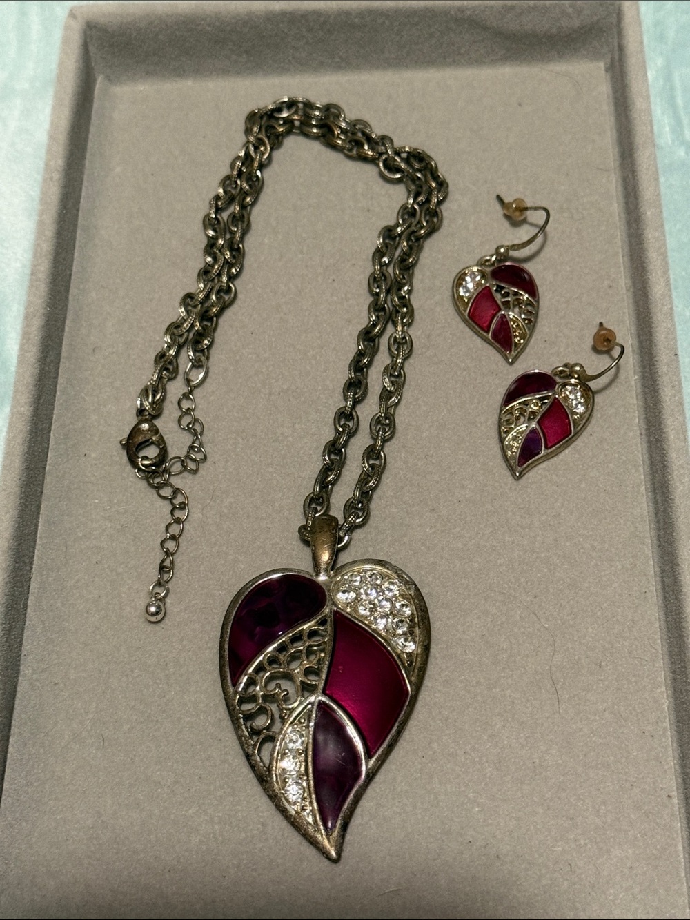 Gold-Tone Heart Pendant Necklace & Earrings Set in Burgundy